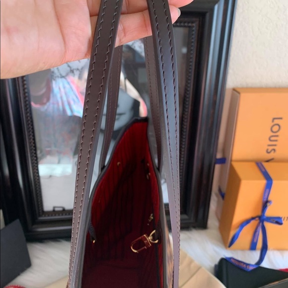 Famous NvF Bag - Picture 4 of 8